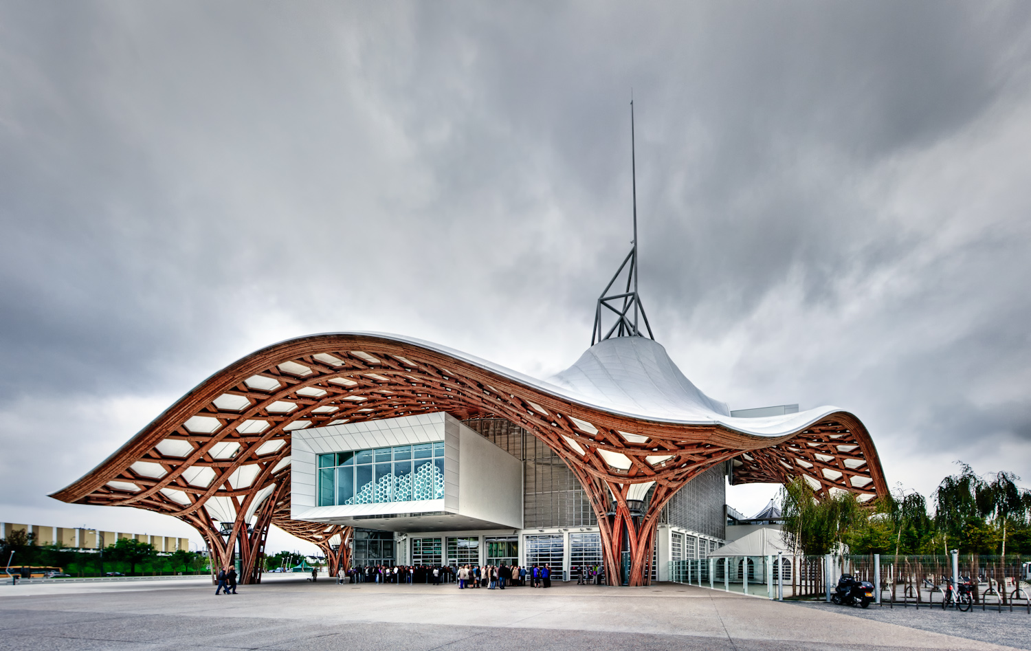 Timber interlocking roof by Shigeru Ban